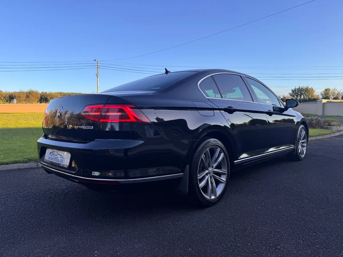 2017 Volkswagen Passat GT Bluemotion - Image 2