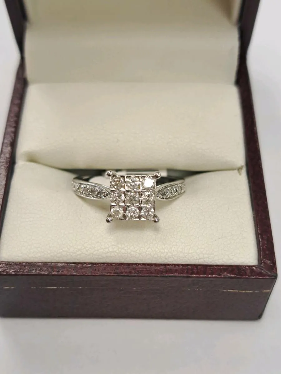 9k White Gold Diamond Ring 9Ct - Image 1