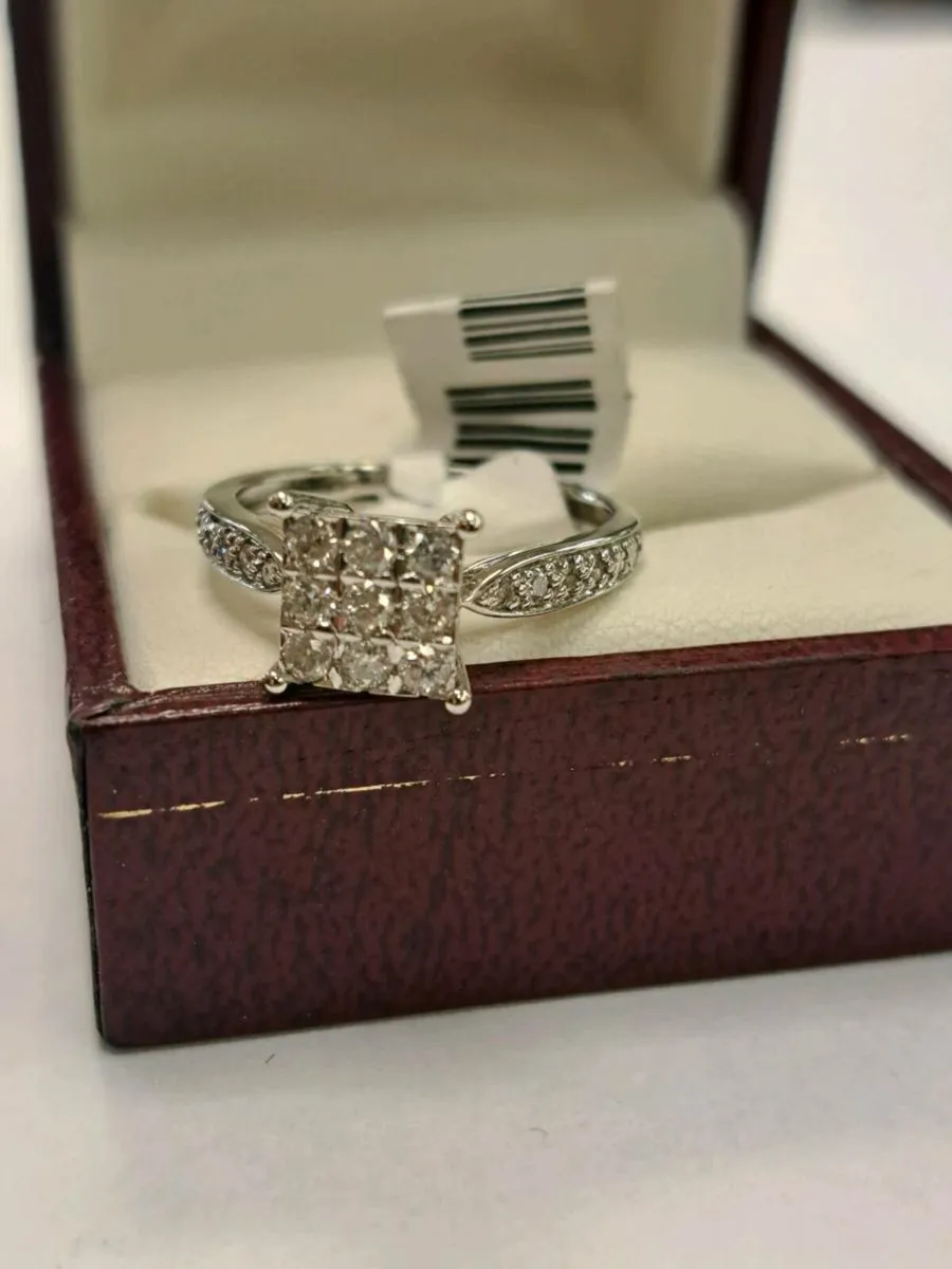 9k White Gold Diamond Ring 9Ct - Image 2
