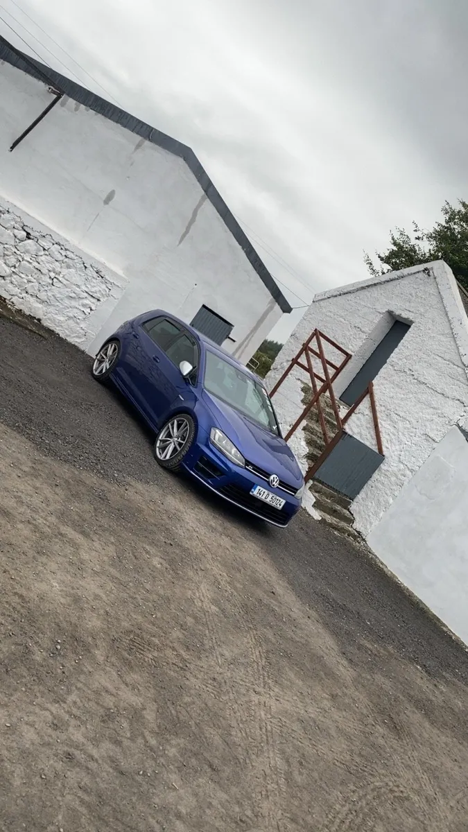 2014 Volkswagen Golf R - Image 1