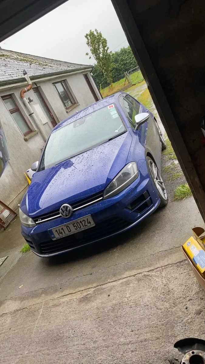 2014 Volkswagen Golf R - Image 3