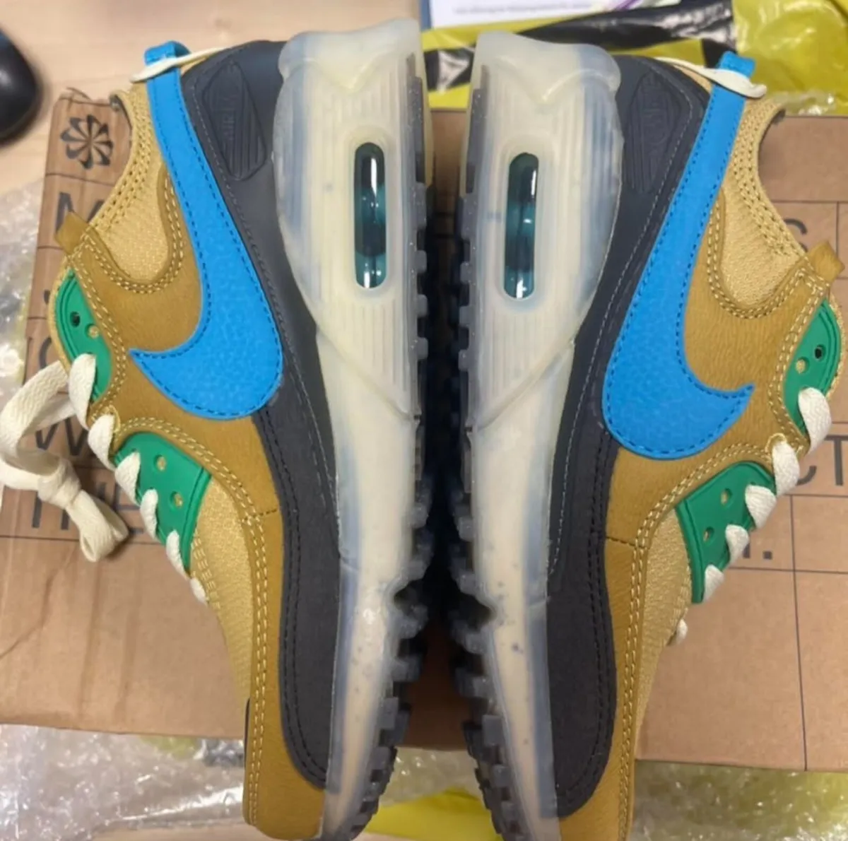 Nike Trainers (Limited edition) - Image 3