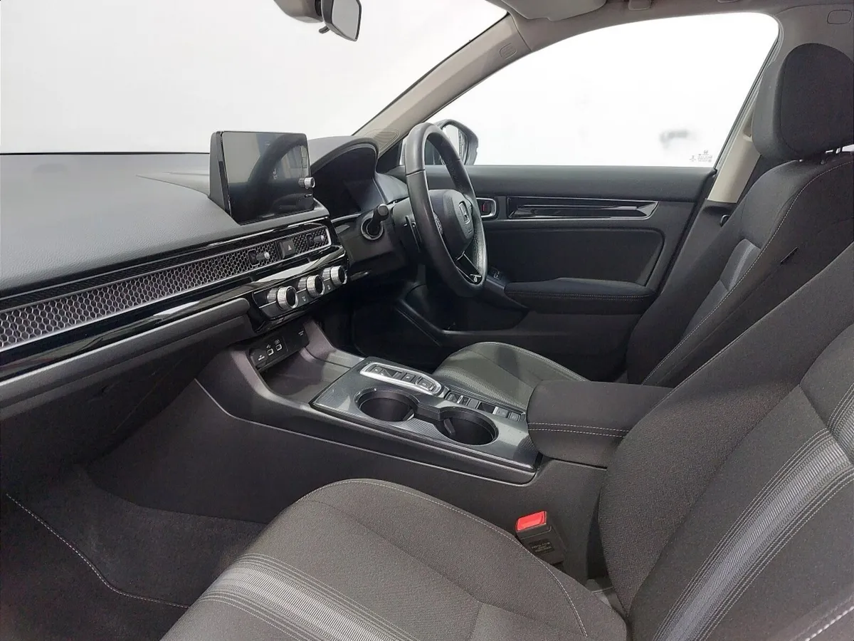 Honda Civic Hatchback Elegance - Image 2