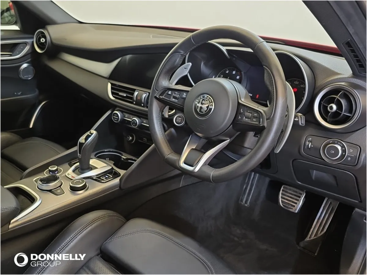 Alfa Romeo Giulia Saloon Veloce - Image 4