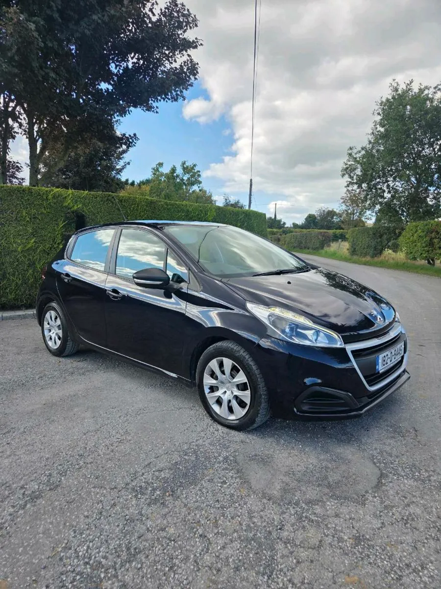 Peugeot 208 - Image 1