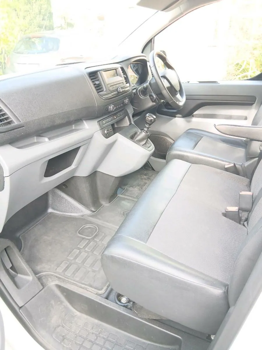 2022 citroen dispatch 1.5 diesel - Image 4