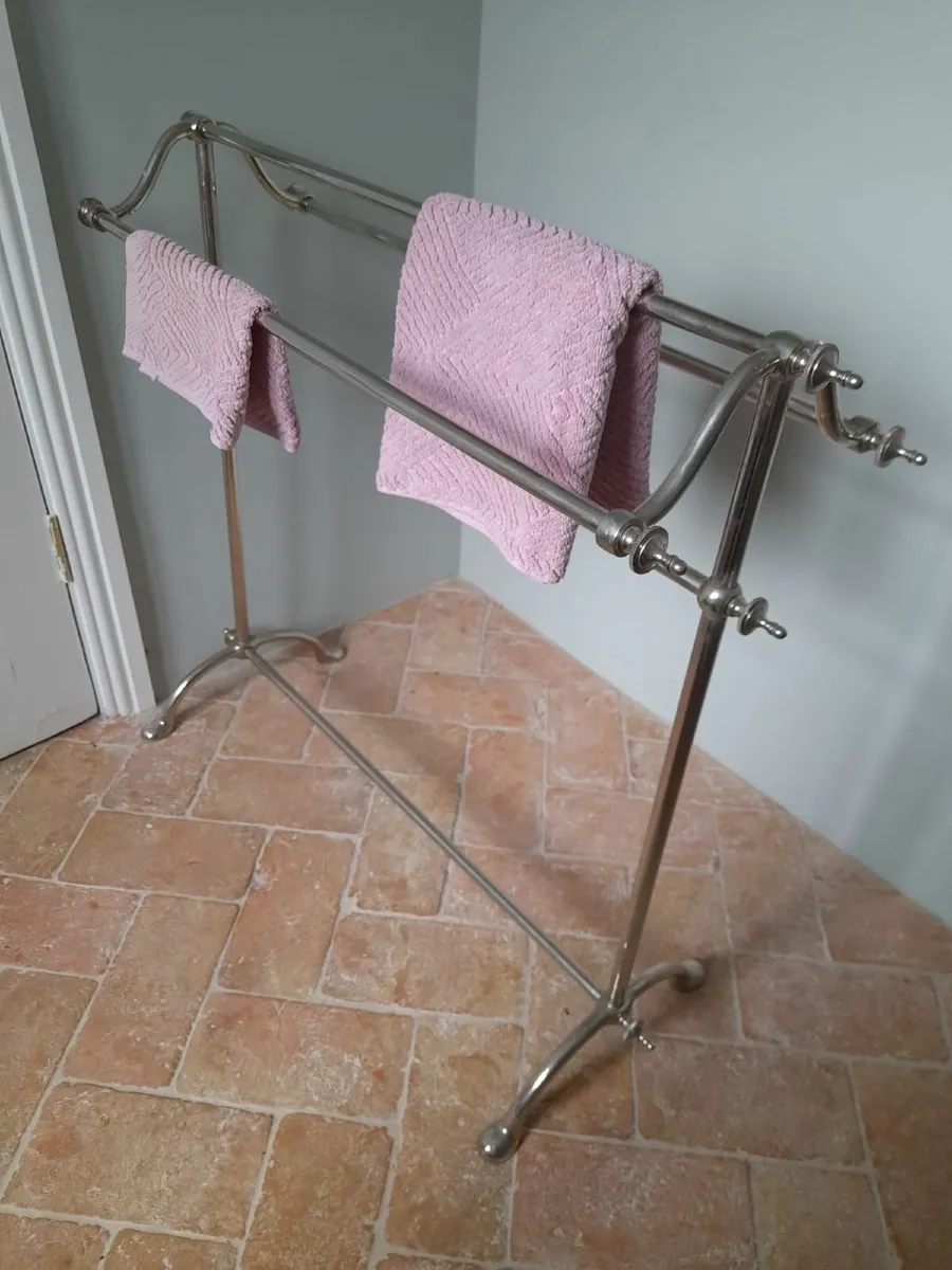 Chrome freestanding towel rail - Image 1