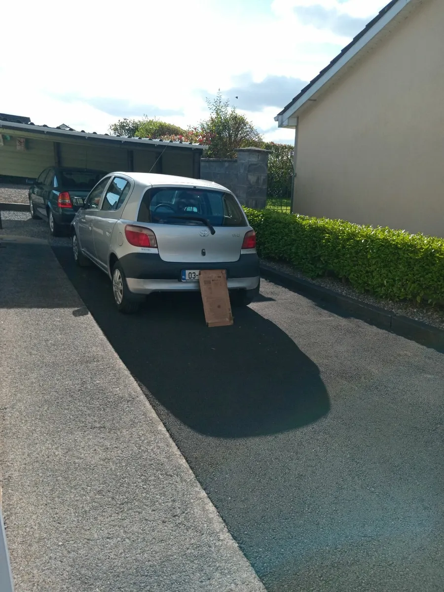 Toyota Yaris 2003 - Image 2