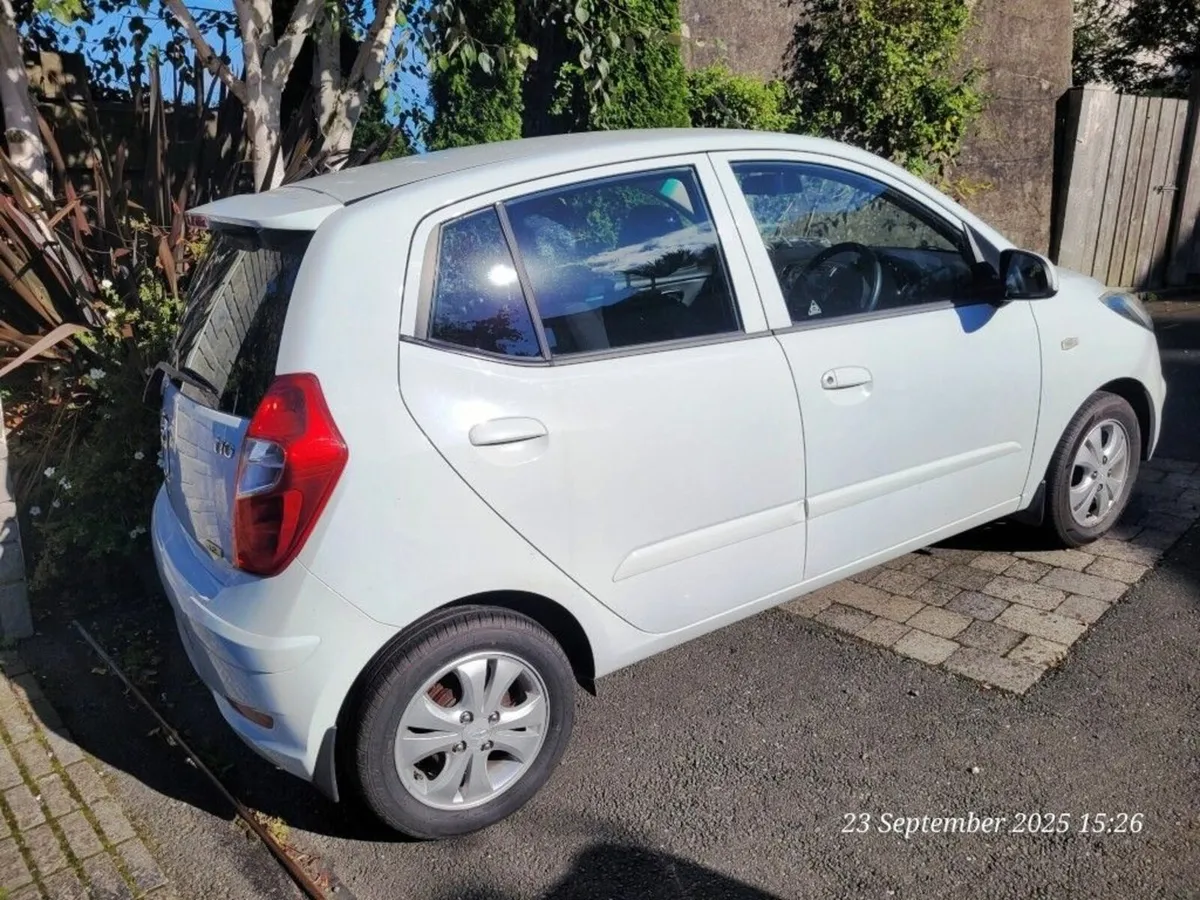 Hyundai i10 2013 - Automatic - Image 2