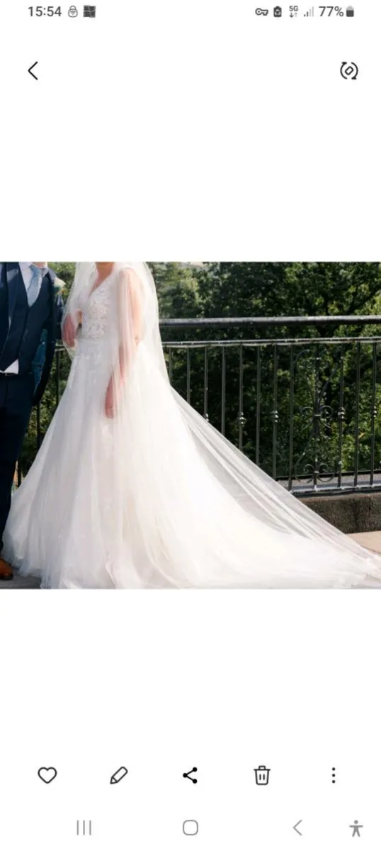 Wedding dress - Image 2