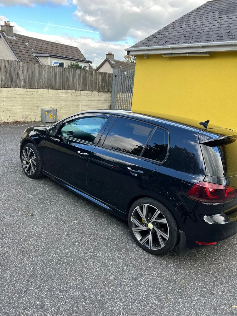 Volkswagen Golf 2010 - Image 2