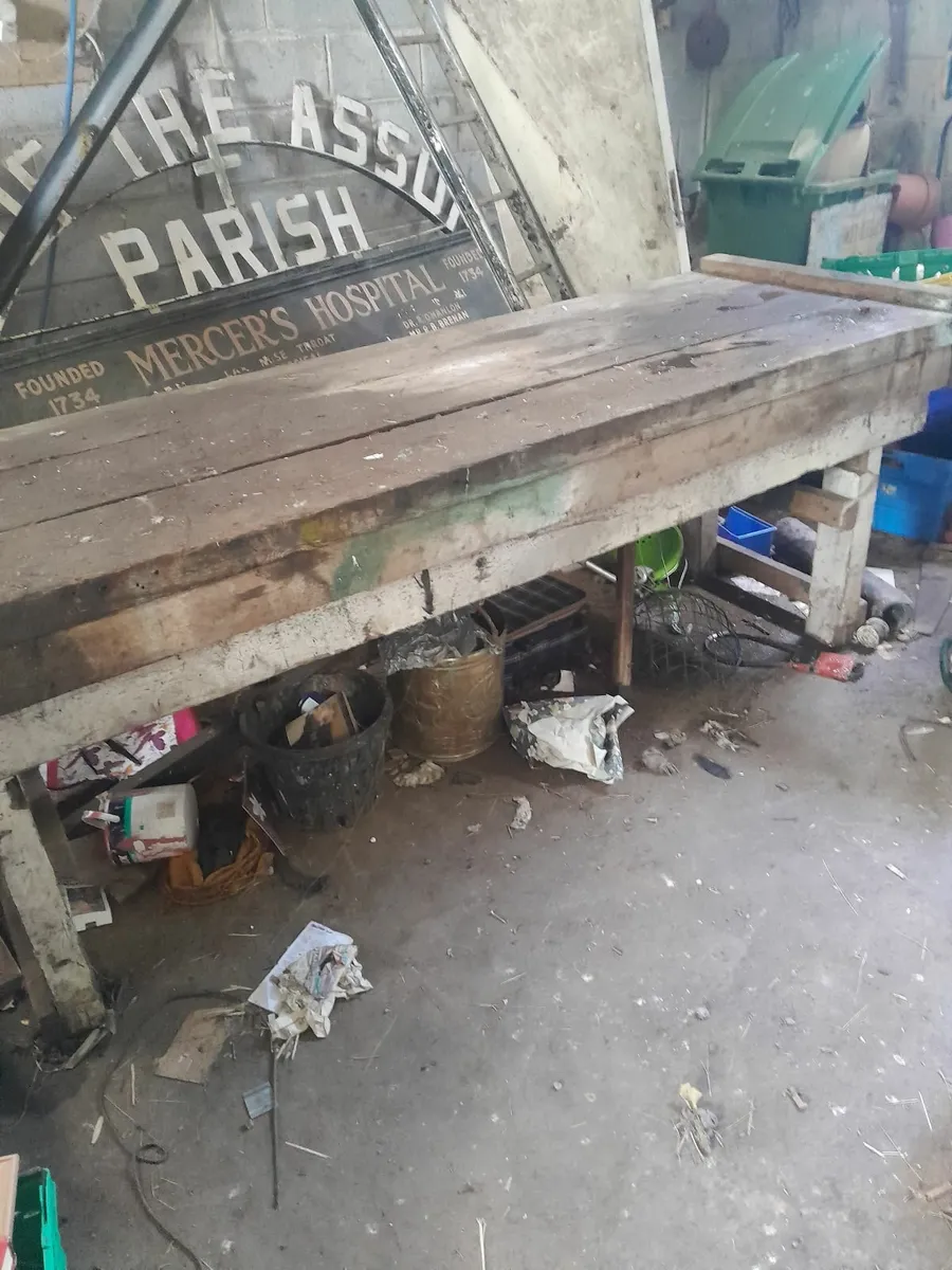 Heavey wooden  work bench - Image 1