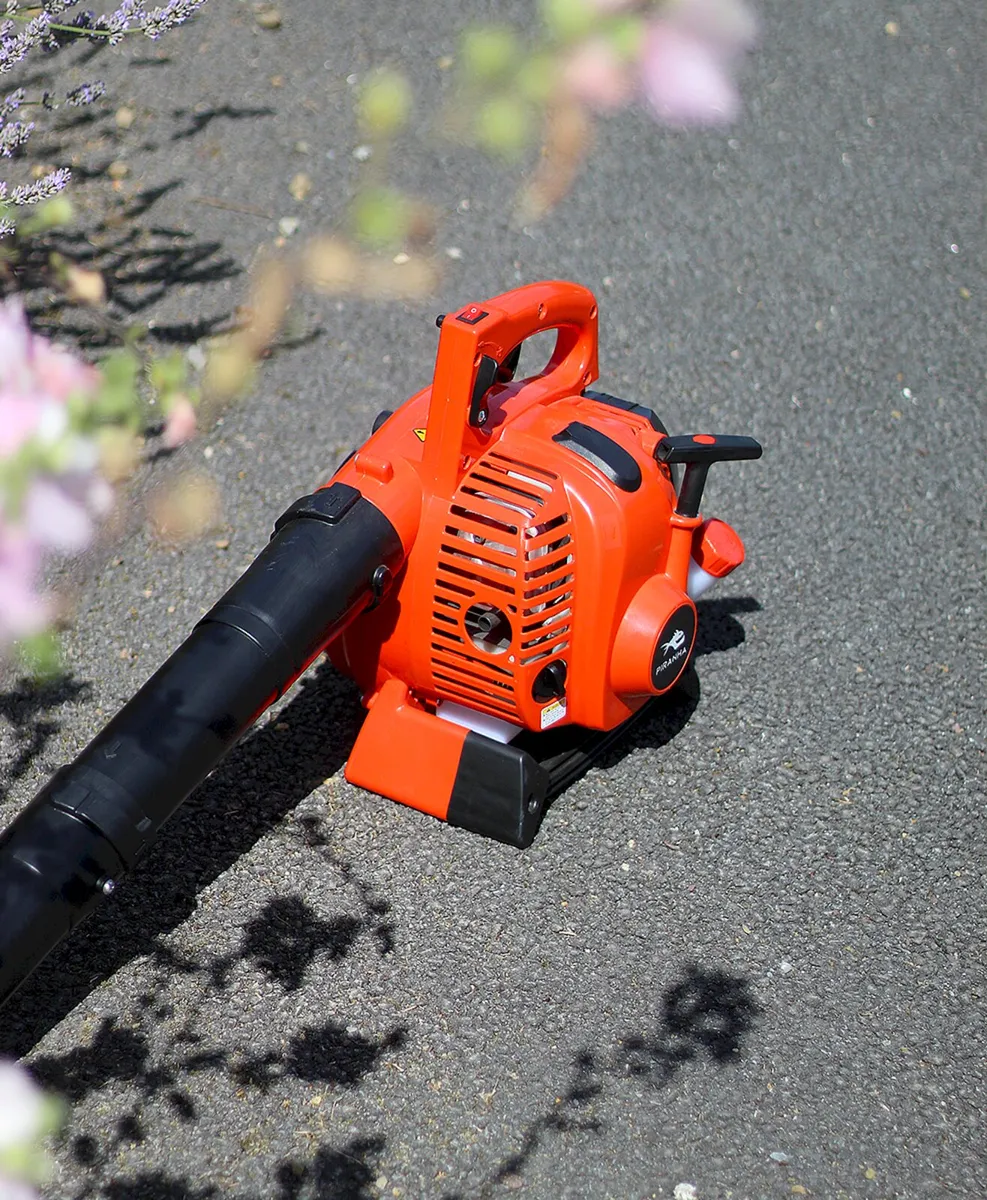 Piranha 4 Stroke Leaf Blower -  NO Mixing Fuel! - Image 3