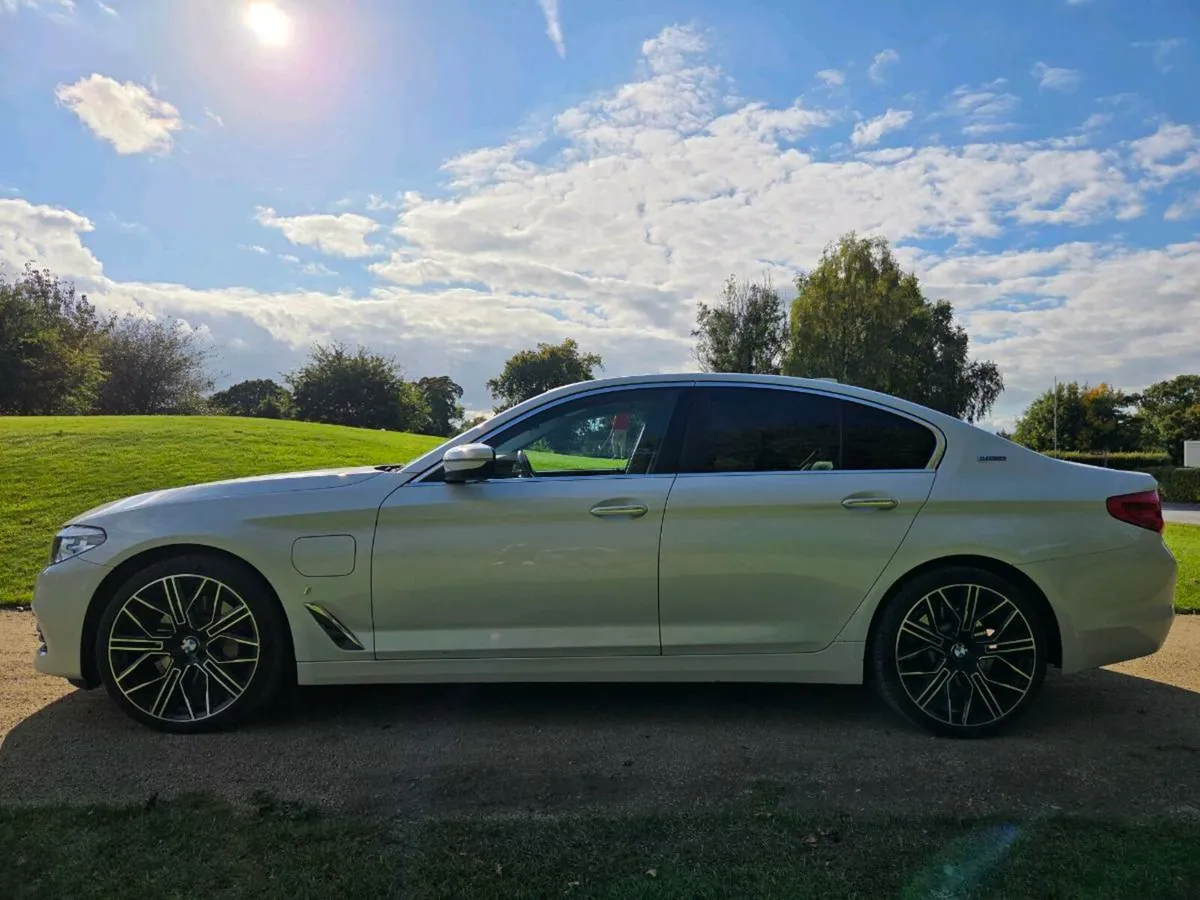 2018  BMW 530E - Image 1