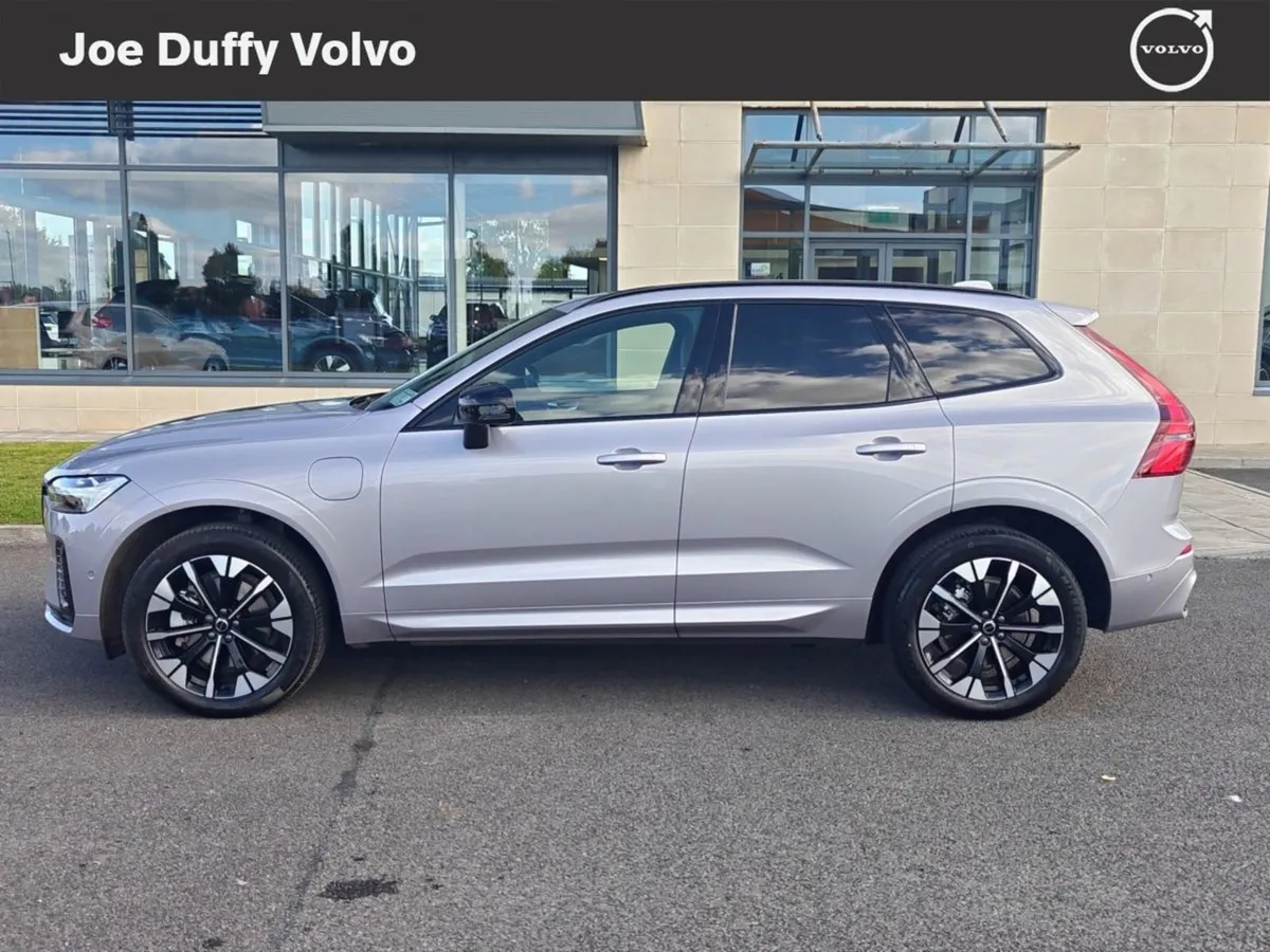 Volvo XC60 T6 AWD Phev Core - Image 3