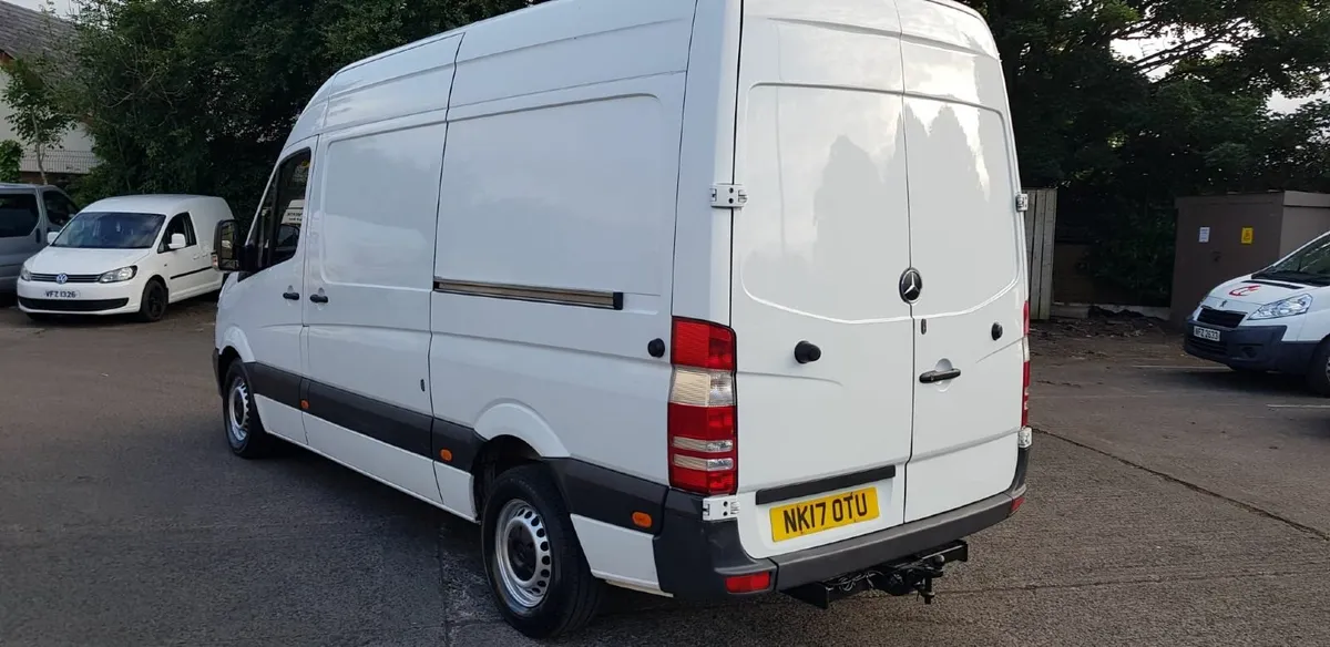 2017 Mercedes-Benz Sprinter 3.5T - Image 3
