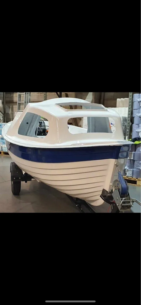 Fishing boat - Image 1