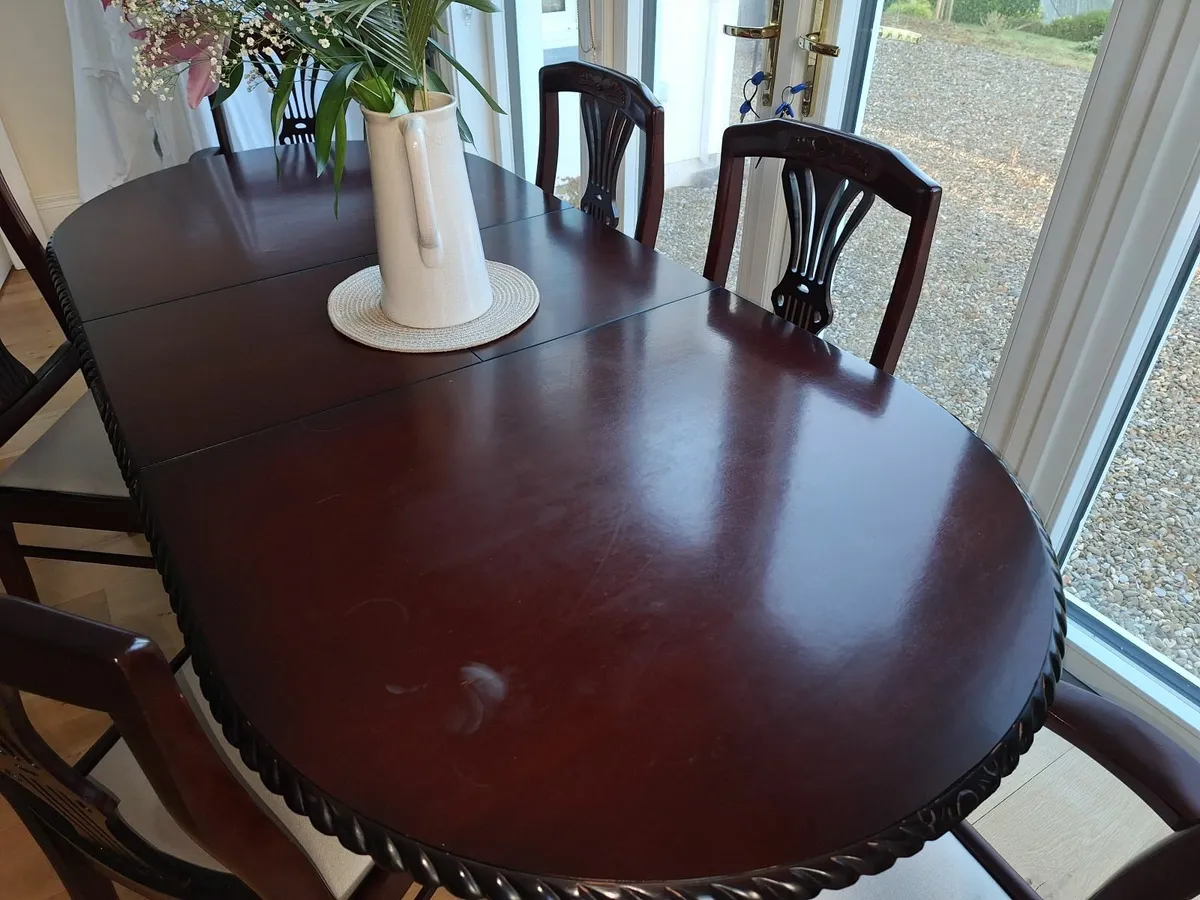 Mahogany dining room table and 6 chairs - Image 3