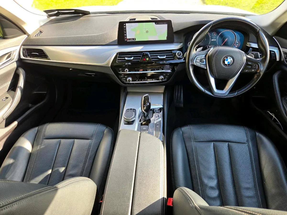2018  BMW 530E - Image 2
