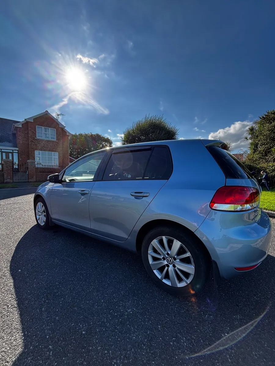 Volkswagen Golf 2011 TDI bluemotion automatic - Image 2