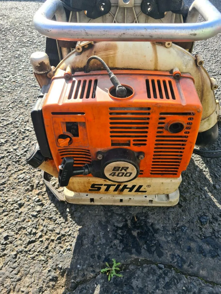 Stihl Leaf blower. Br.400 works perfectly fine ver - Image 1