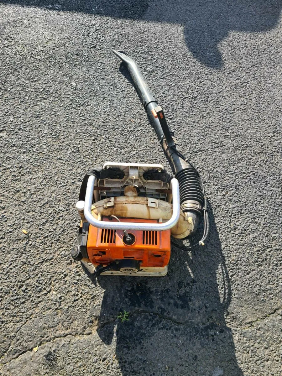 Stihl Leaf blower. Br.400 works perfectly fine ver - Image 3