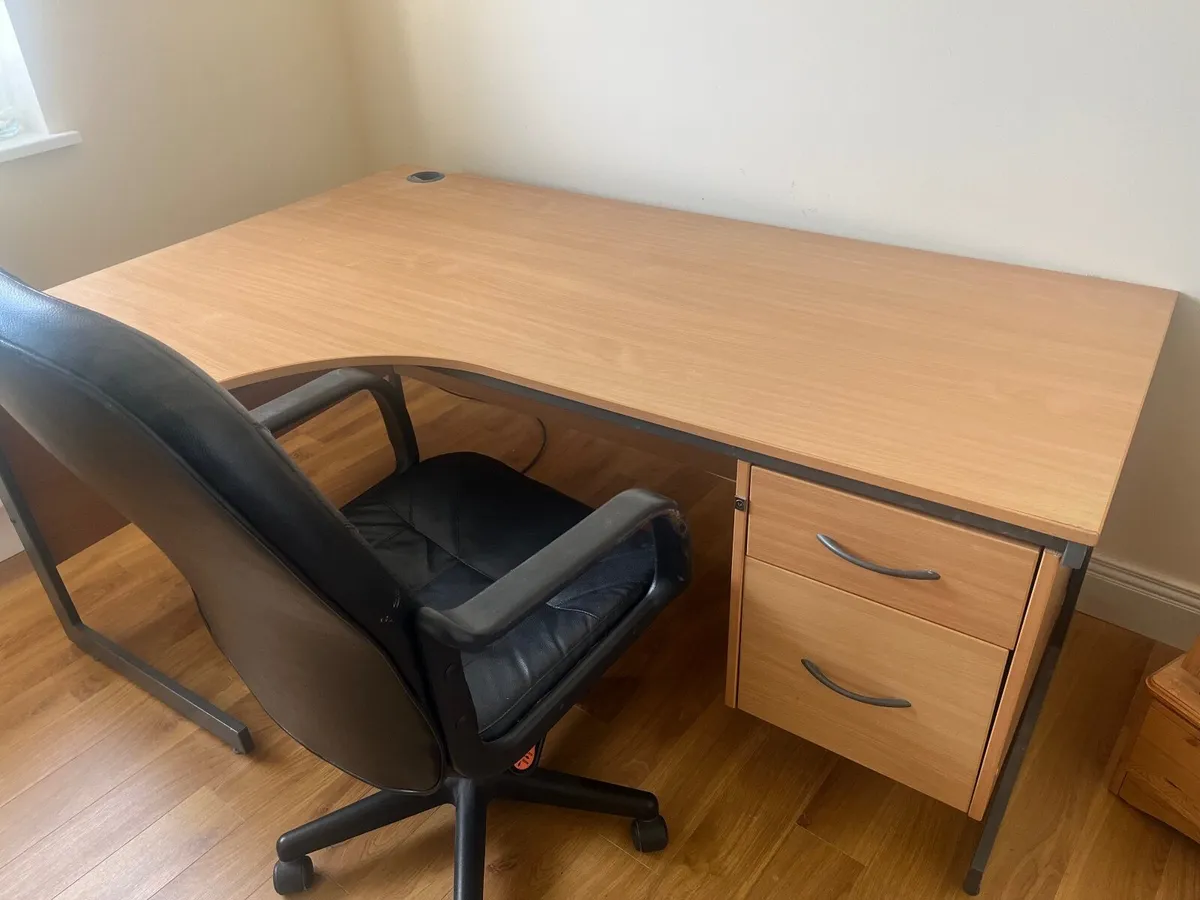 Office desk and Chair - Image 1