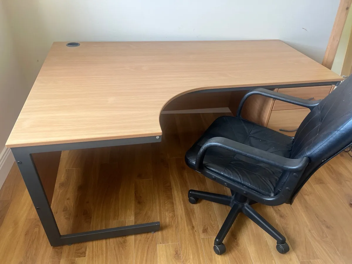 Office desk and Chair - Image 2