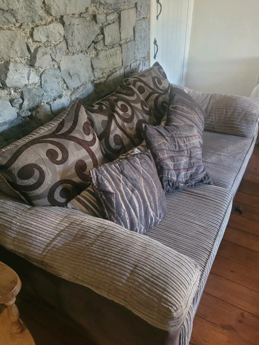 Suite of furniture - Image 2