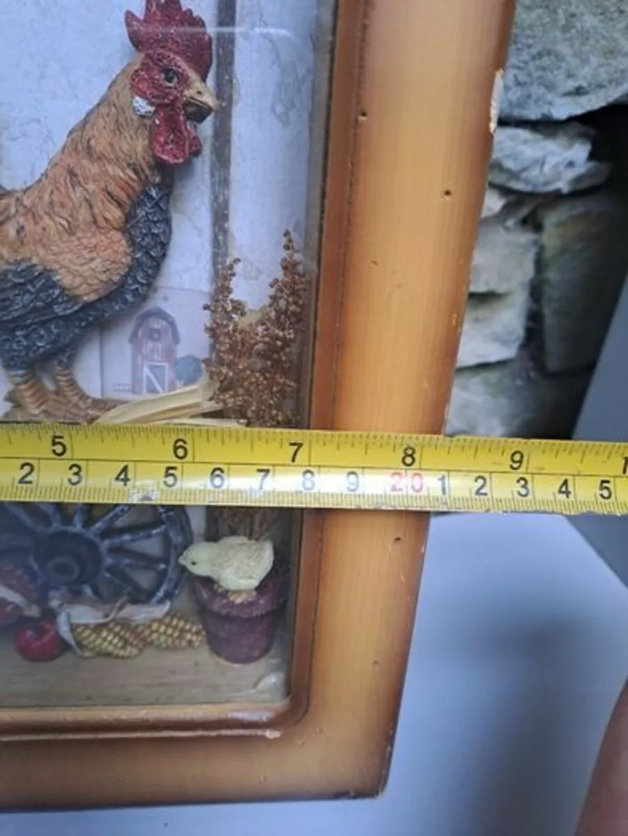 Vintage farm scene Clock chickens - Image 4