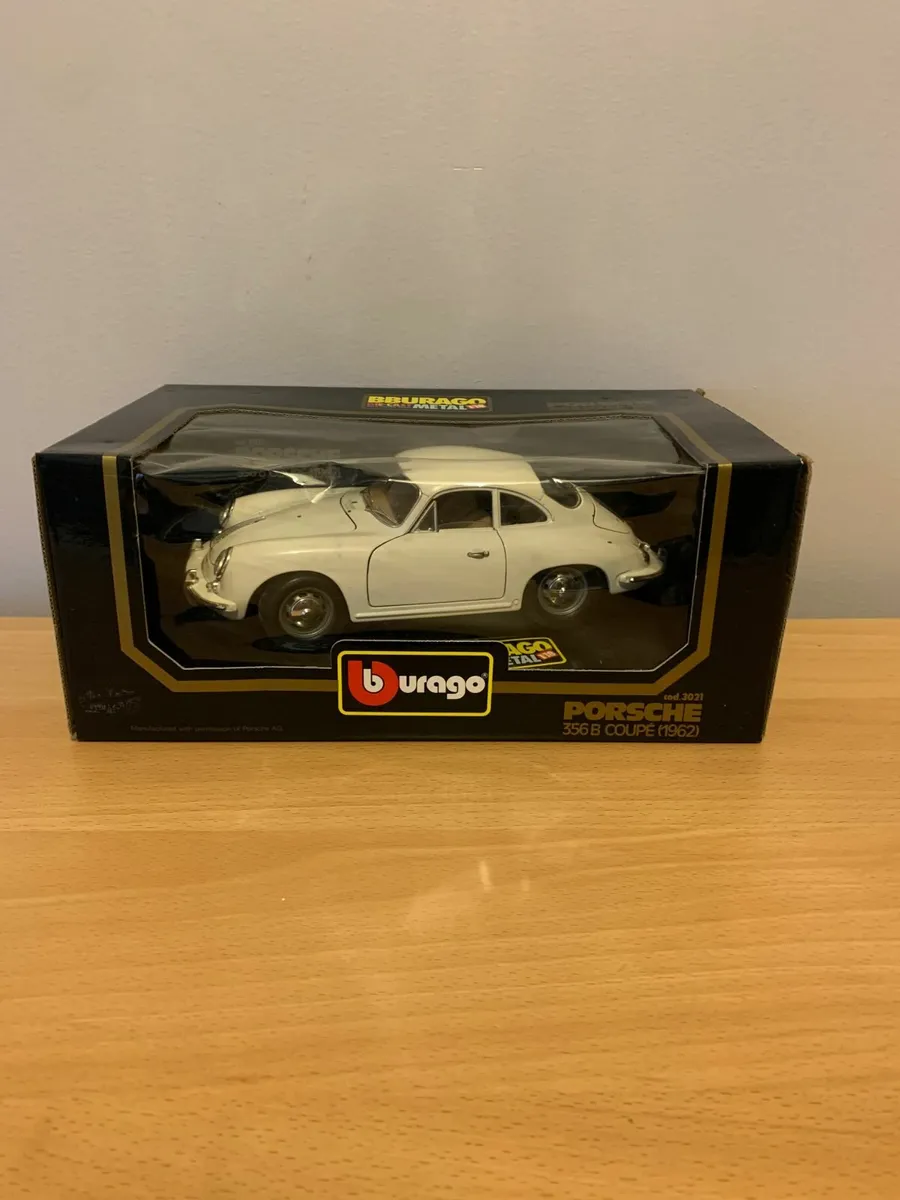 1962 Porsche 356 B Coupe 1/18 Burago Model Car - Image 4