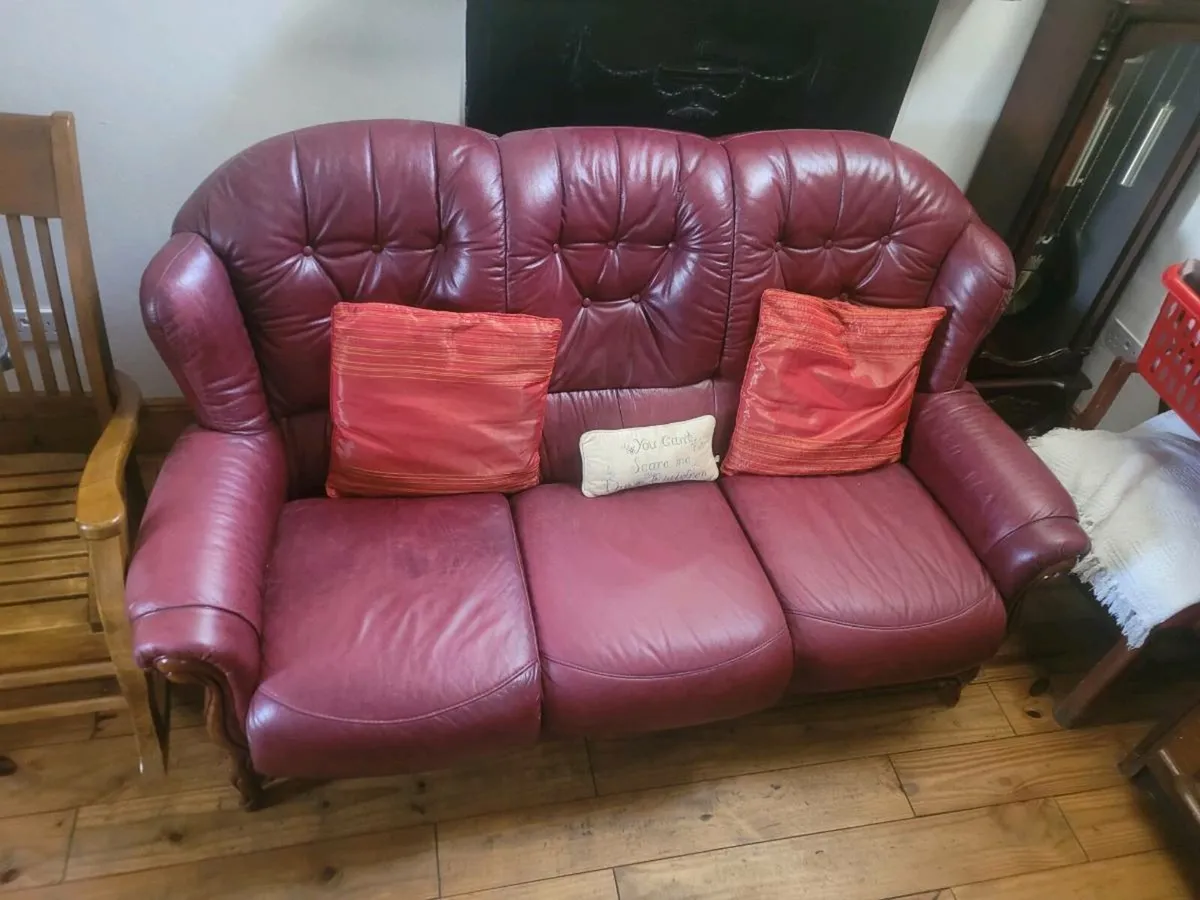Ox blood leather suite for sale - Image 2