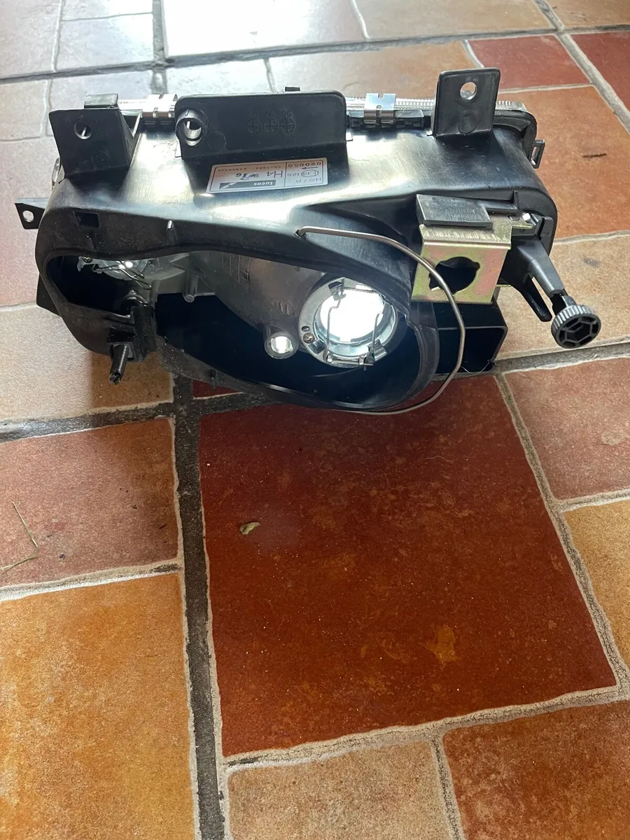 Renault Clio 96-98 RH Glass Lens Headlight - Image 2