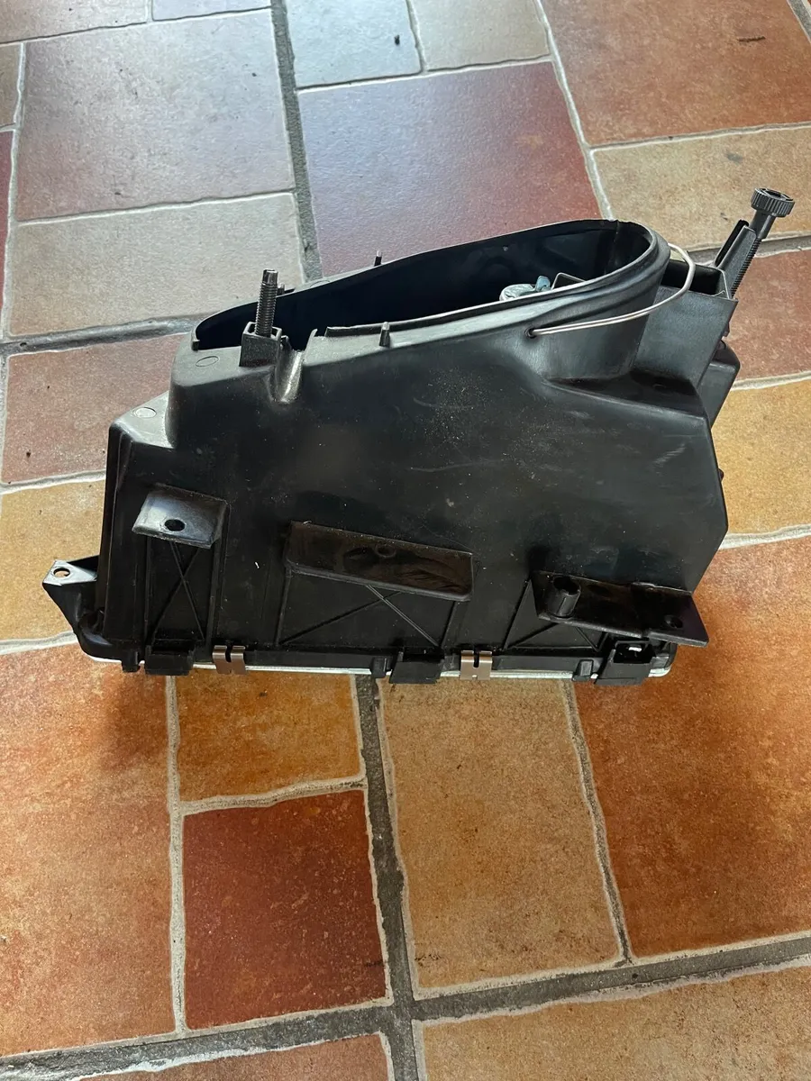 Renault Clio 96-98 RH Glass Lens Headlight - Image 4