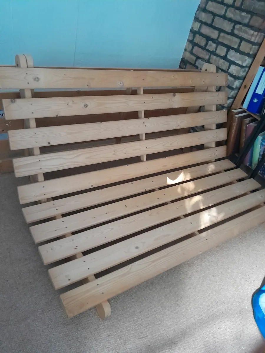 Futon base - Image 1