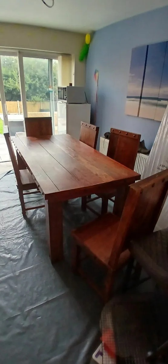 Table & Chairs - Image 4