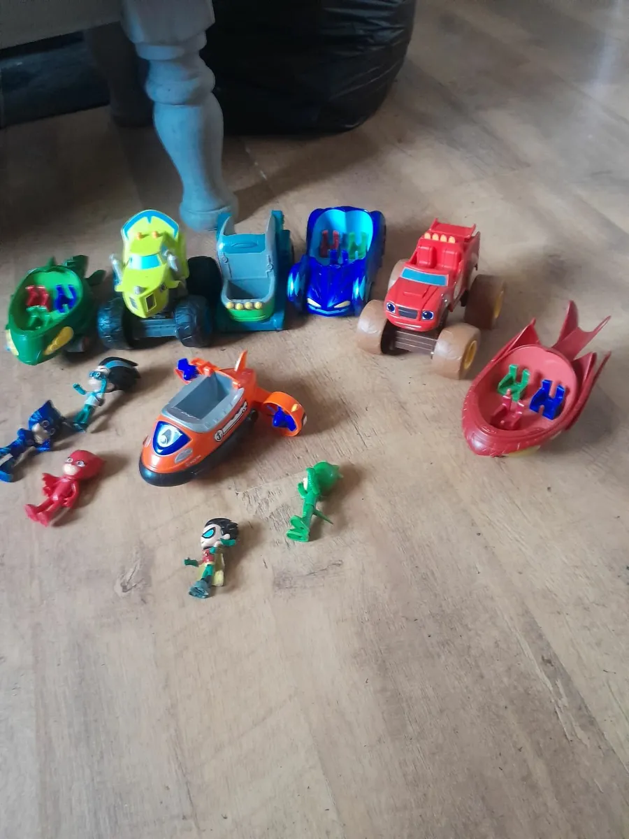 Paw patrol pj masks bundle  + marvel items - Image 1