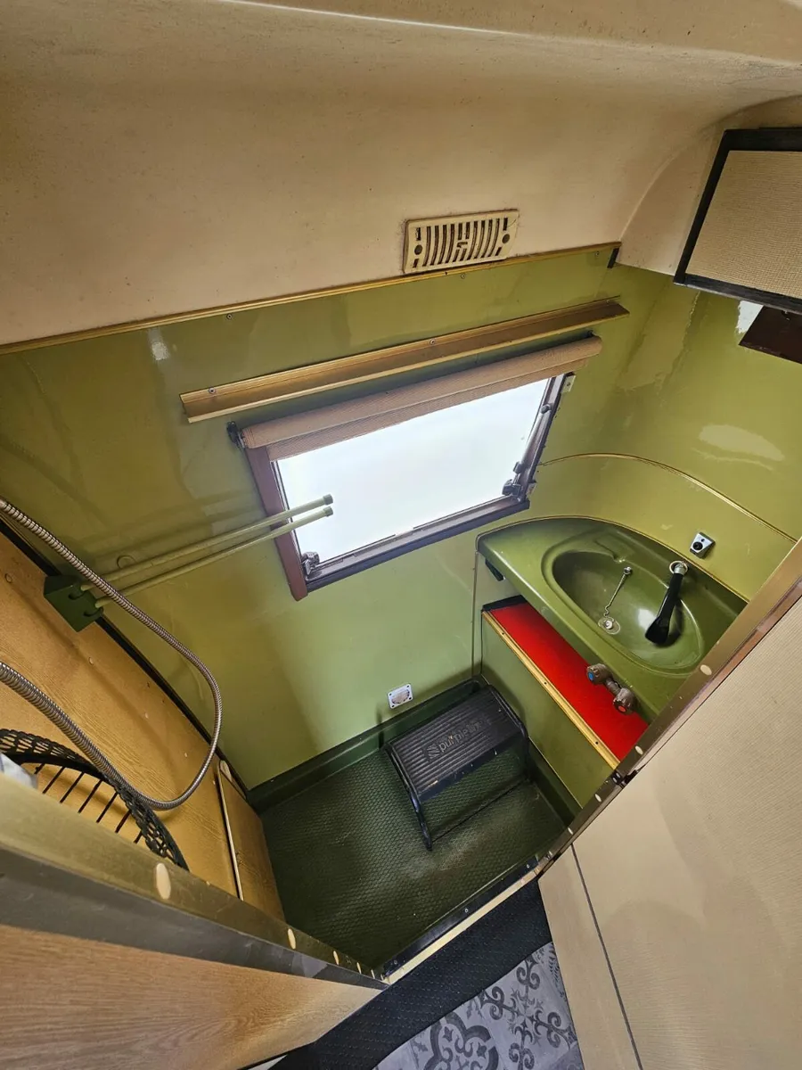 1968 vintage caravan - Image 3