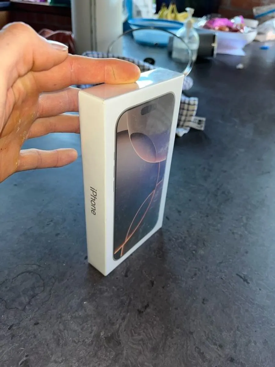 IPhone 16 pro Max - Image 3