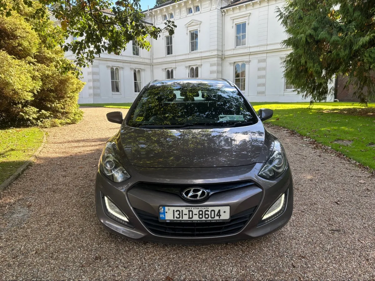 2013 Hyundai i30 estate 1.4 CRDI high spec model - Image 3