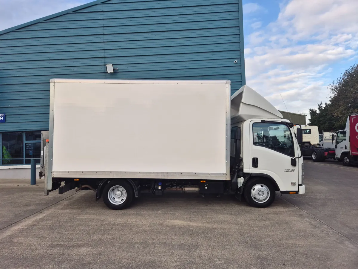 2022 ISUZU N35 3.5TON BOX BODY - Image 3
