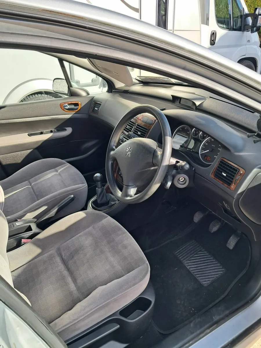 Peugeot 307 2005 - Image 2
