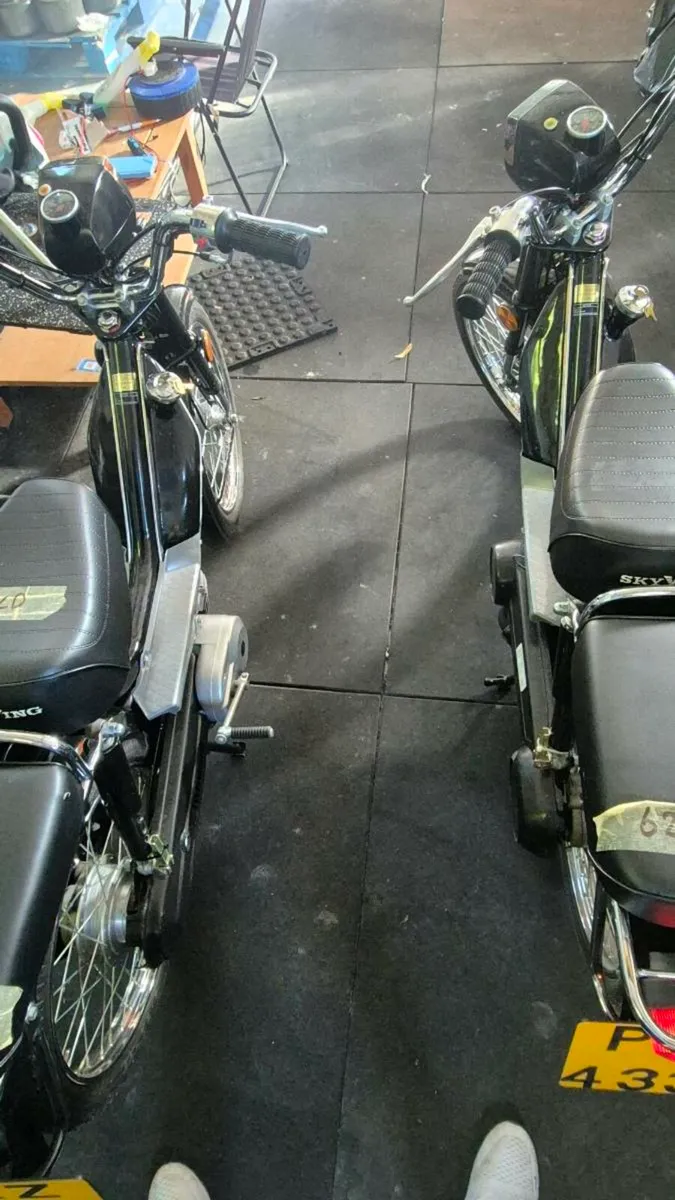 RARE SKYWING 49CC MOPEDS NEXT TO NEW CONDITION - Image 2