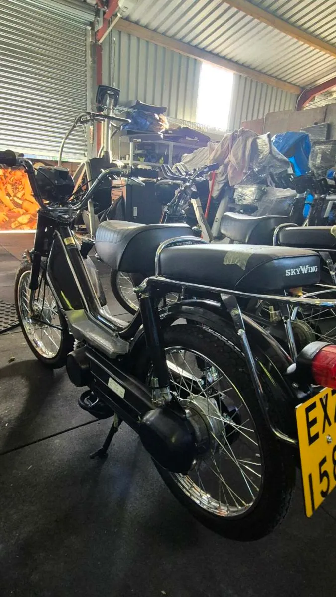 RARE SKYWING 49CC MOPEDS NEXT TO NEW CONDITION - Image 3