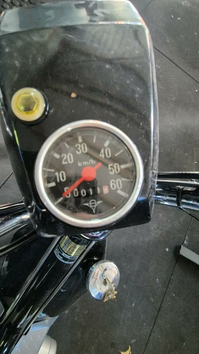 RARE SKYWING 49CC MOPEDS NEXT TO NEW CONDITION - Image 4