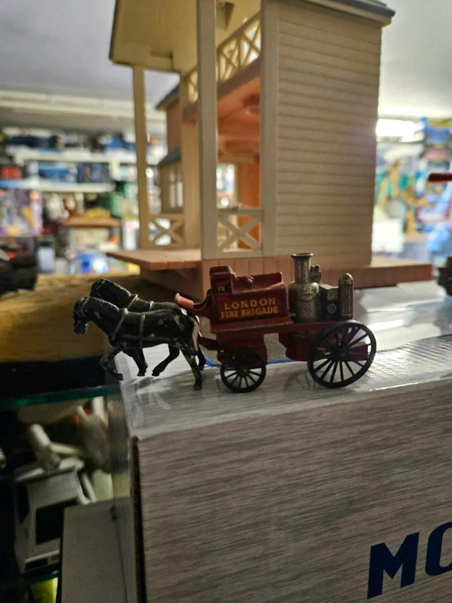 Matchbox Lesney Horse Drawn Fire Engine - Image 3