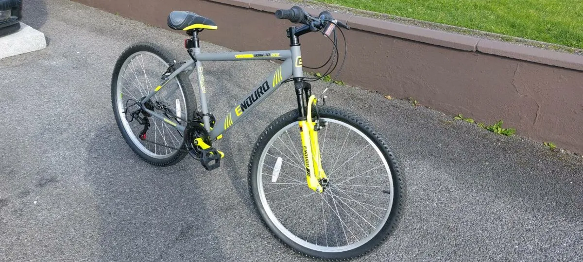 Bike, only used once - Image 2