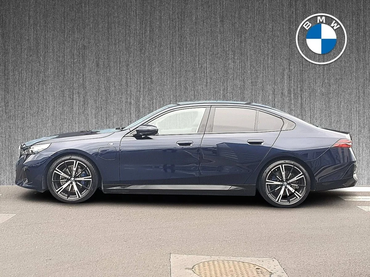 BMW 5 Series 530e M Sport Saloon - Image 4