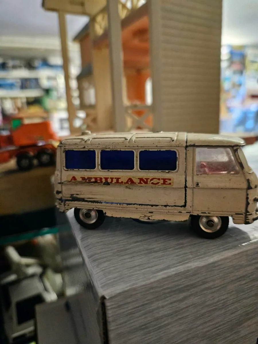 Corgi Ambulance - Image 1