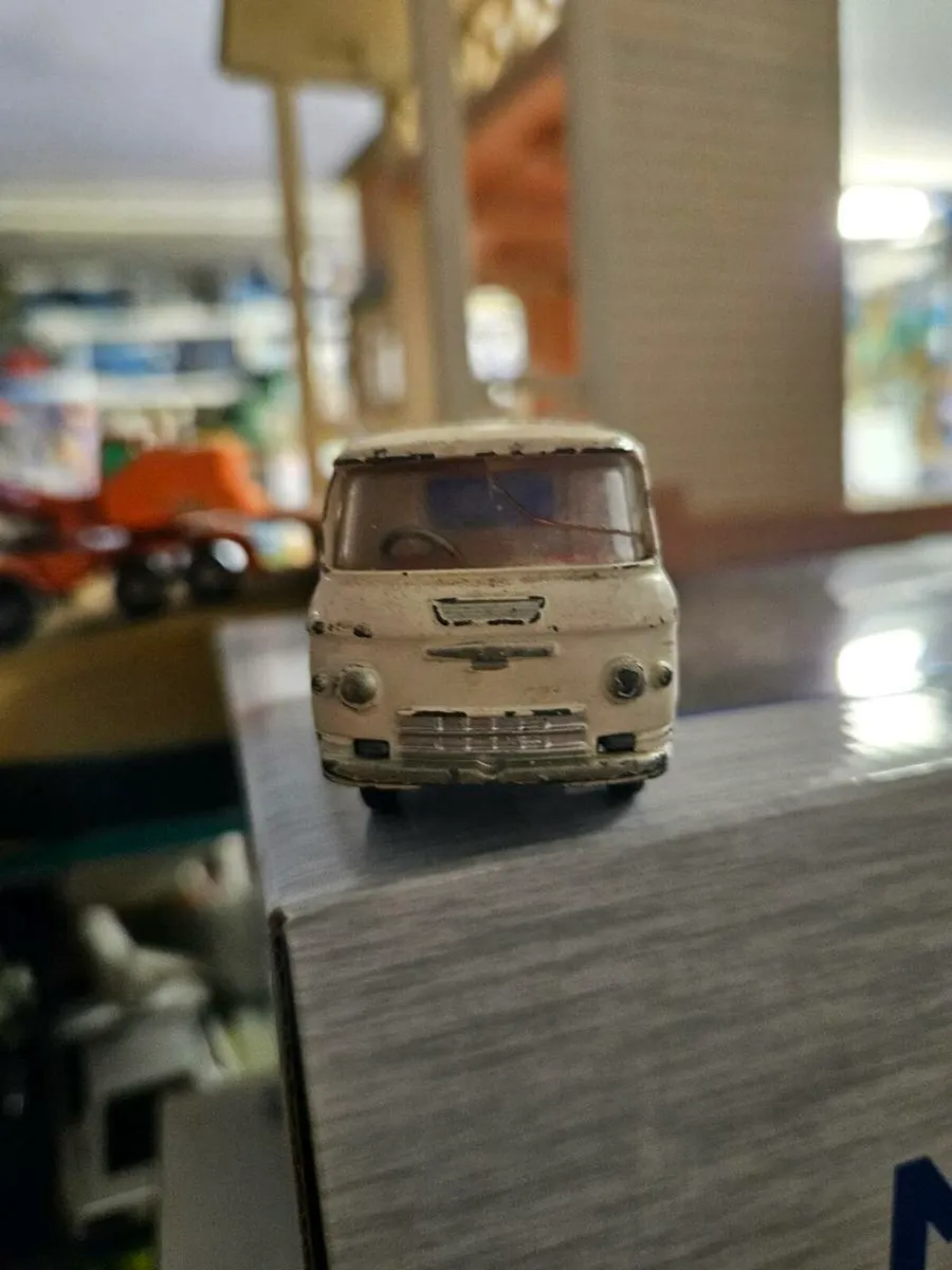 Corgi Ambulance - Image 3